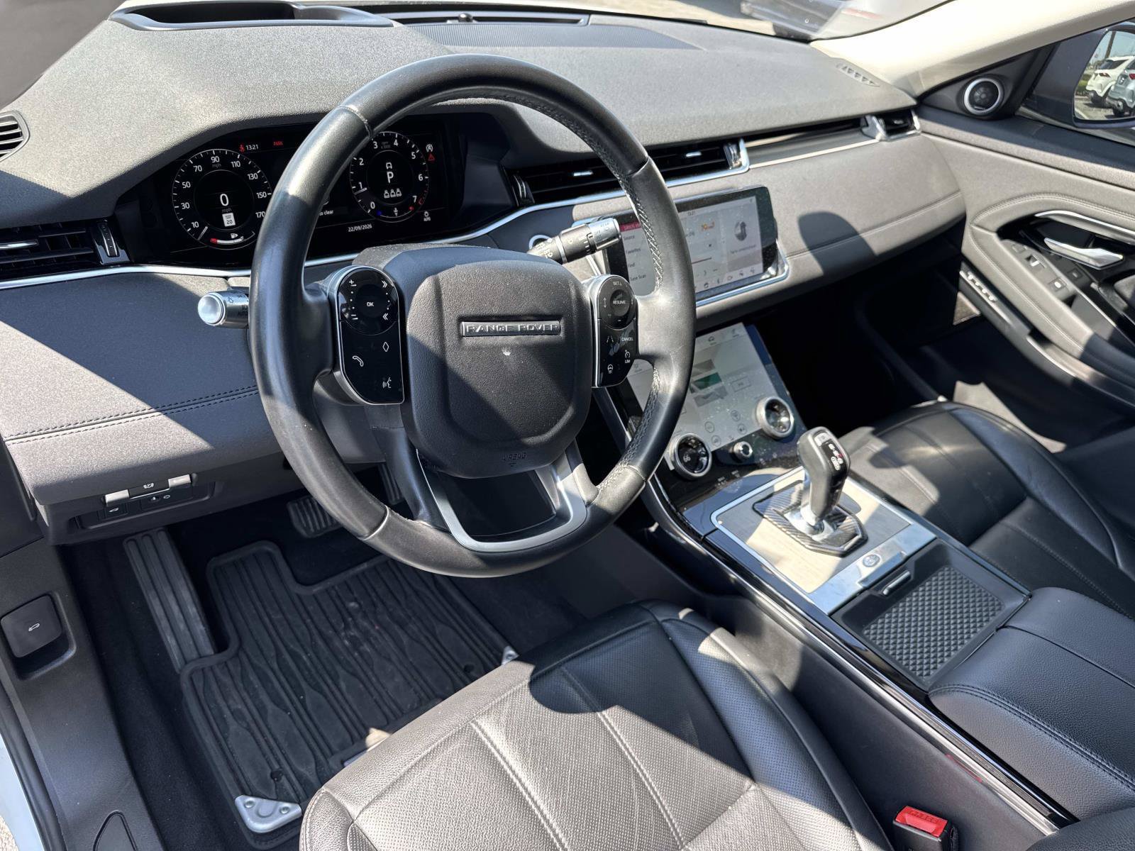 Used 2020 Land Rover Range Rover Evoque SE AWD/4WD image 17