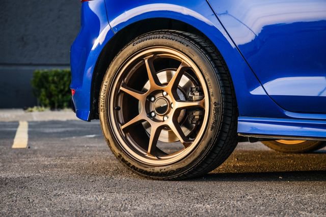 Used 2015 Volkswagen Golf R 4-Door AWD/4WD image 41