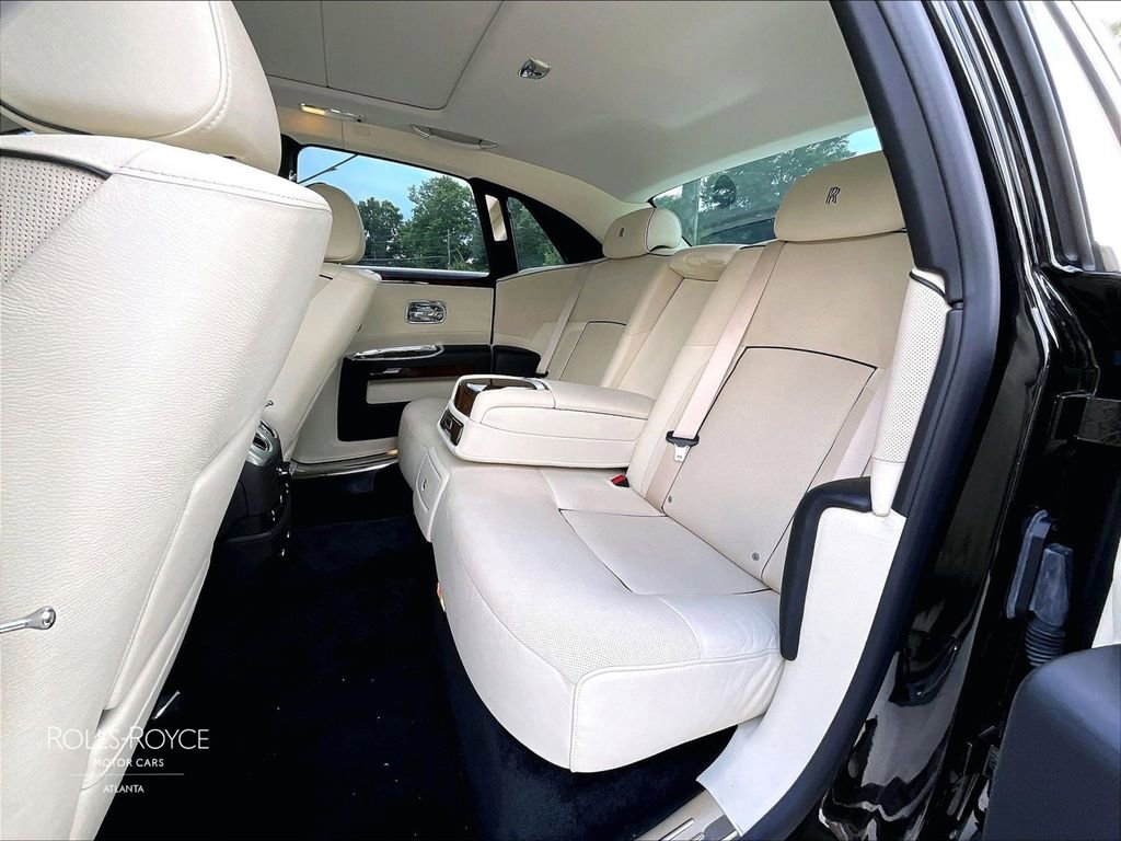 Certified 2013 Rolls-Royce Ghost RWD image 24