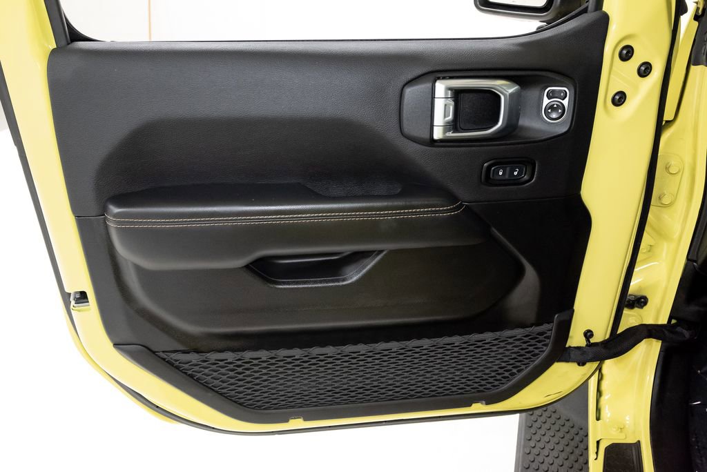 Used 2024 Jeep Wrangler Sahara w/ Technology Group AWD/4WD image 10