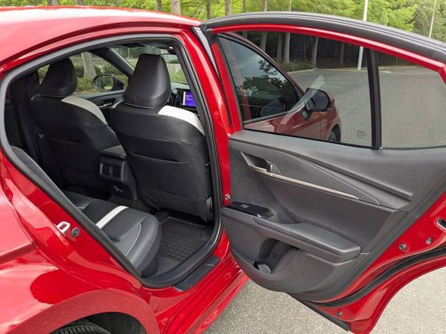 Used 2025 Toyota Camry SE FWD image 34