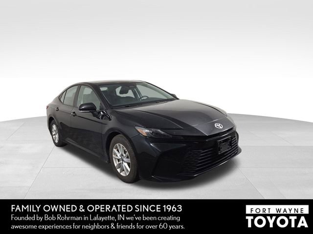 Used 2025 Toyota Camry LE FWD image 4