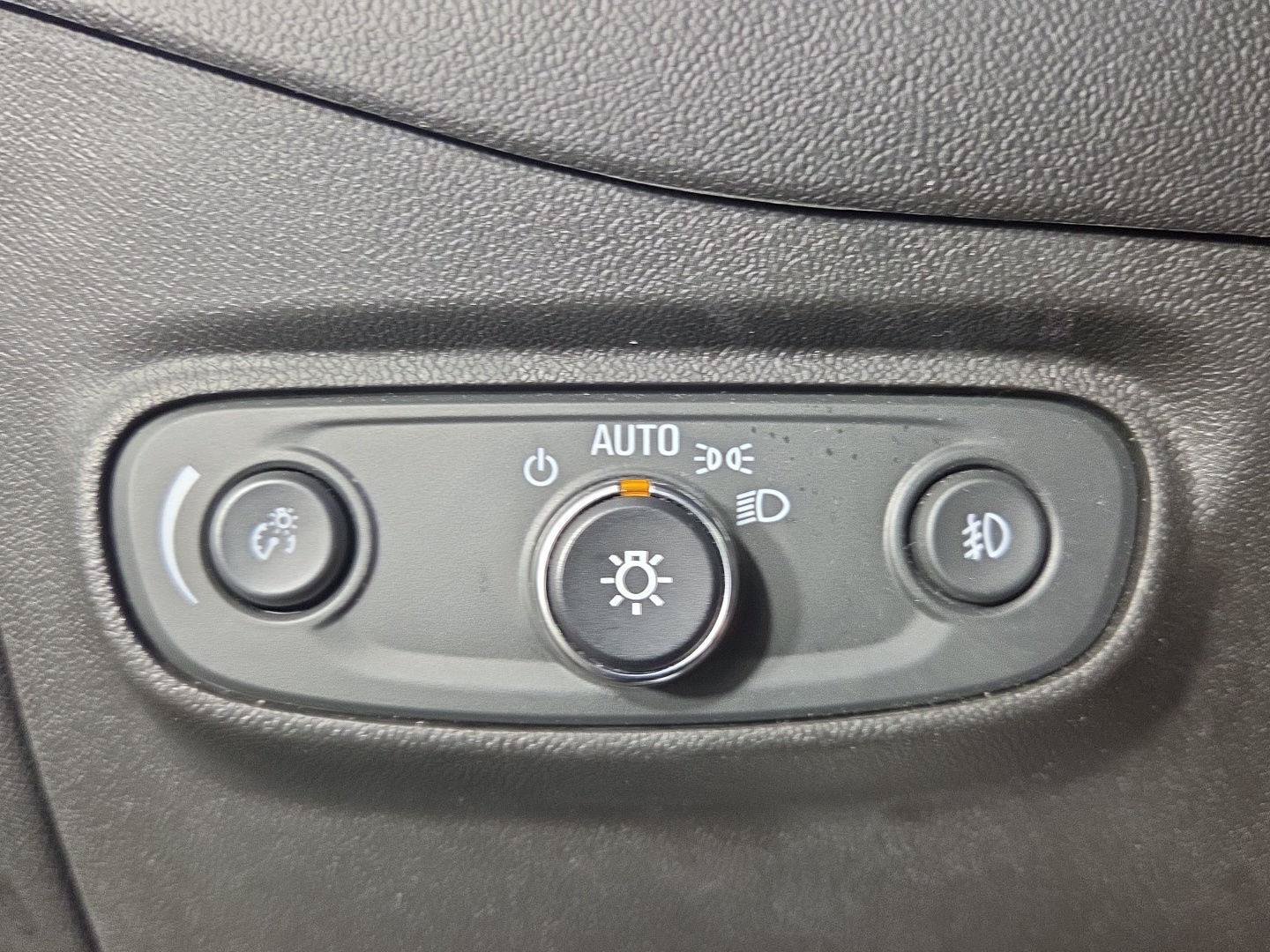 Used 2020 Chevrolet Equinox LT AWD/4WD image 22