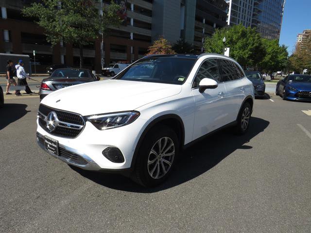 Used 2025 Mercedes-Benz GLC 300 4MATIC image 1