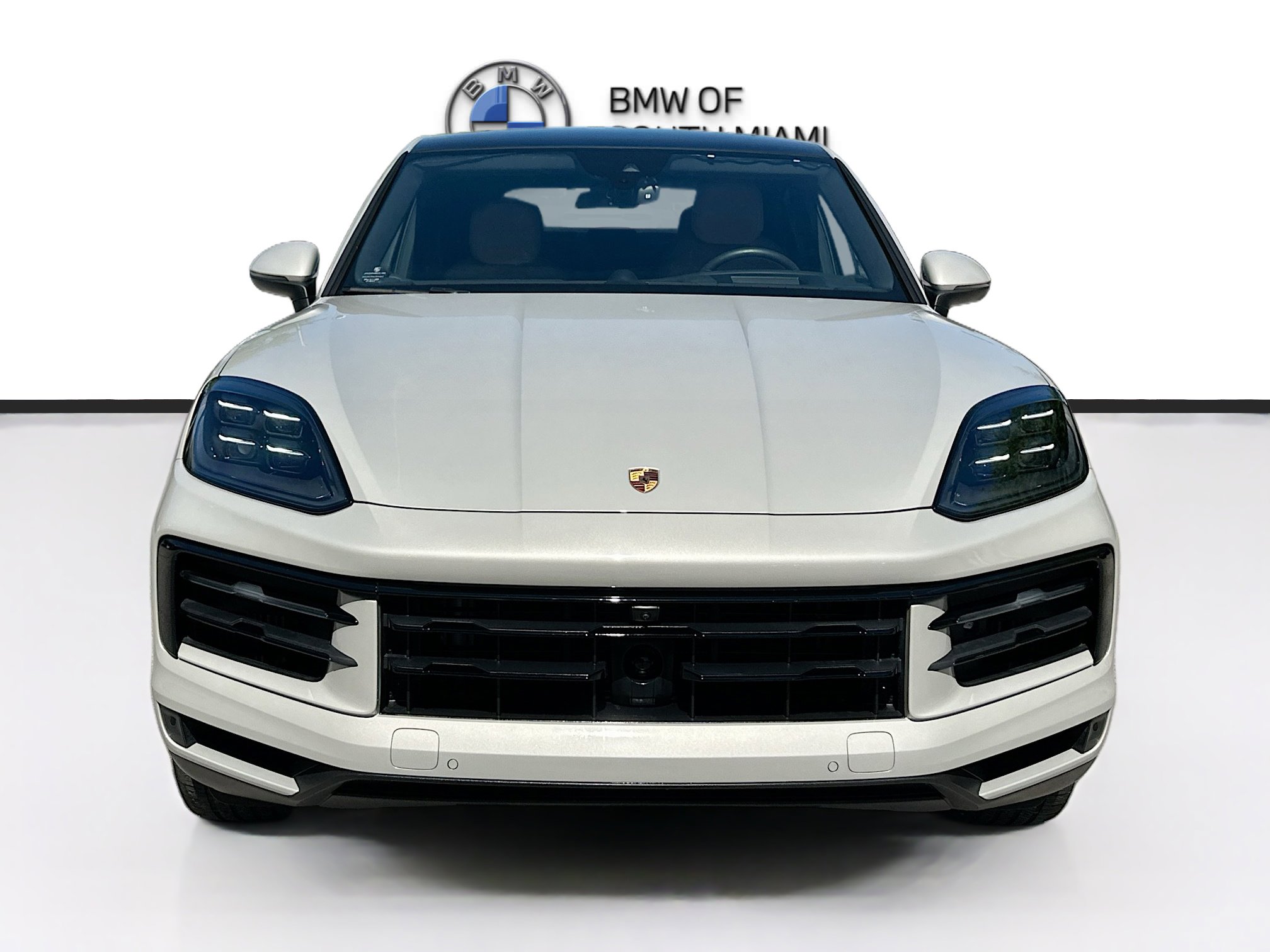 Used 2025 Porsche Cayenne Coupe image 2