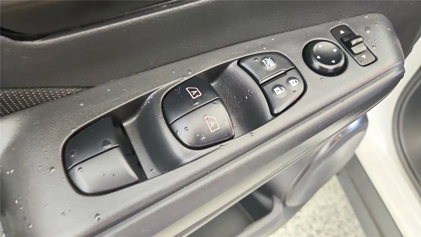 Used 2023 Nissan Kicks S FWD image 30