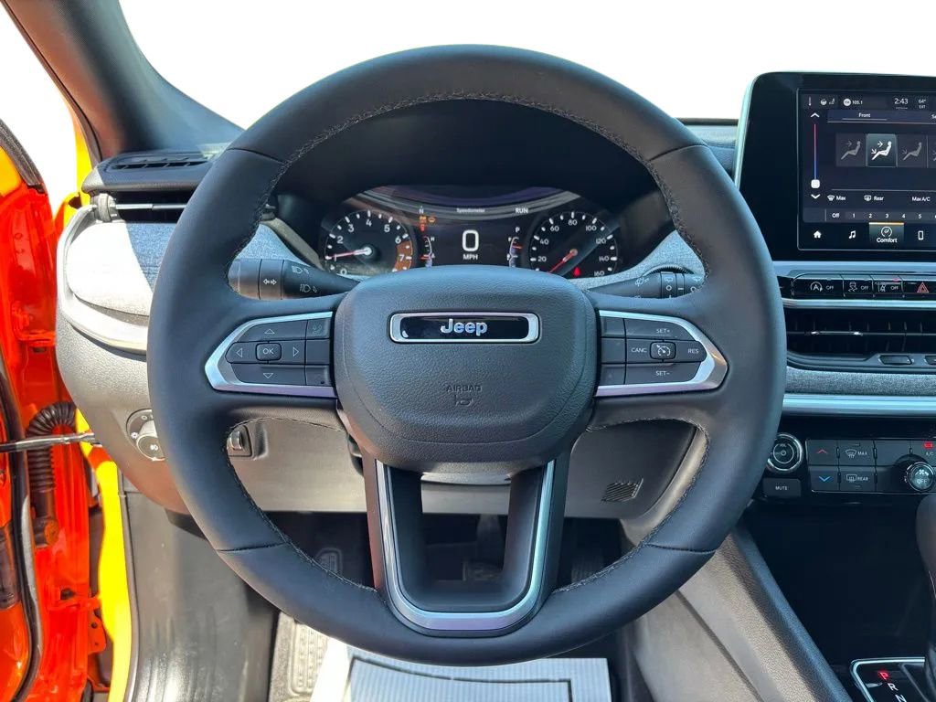 Used 2026 Jeep Compass Latitude image 14