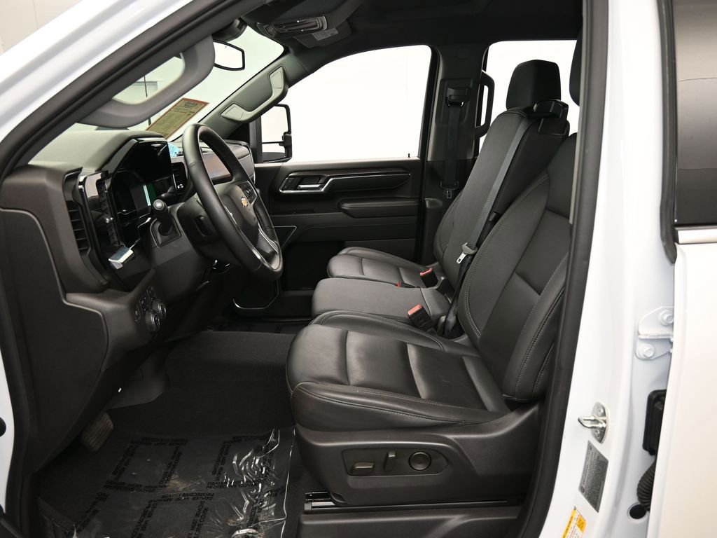 Used 2024 Chevrolet Silverado 2500 LTZ image 11