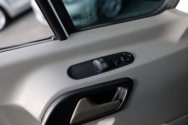 Used 2016 Mercedes-Benz Sprinter 2500 image 33