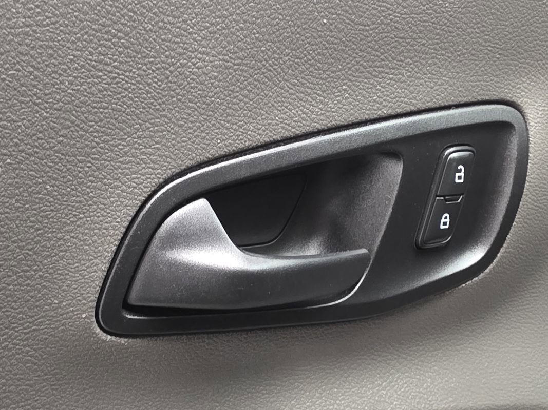 Used 2020 Ford Transit 350 XLT image 36