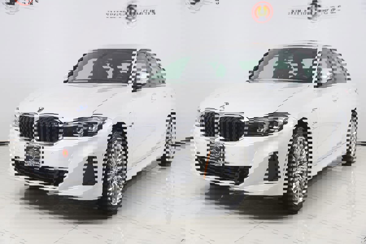 Used 2023 BMW 330e xDrive w/ Premium Package image 5