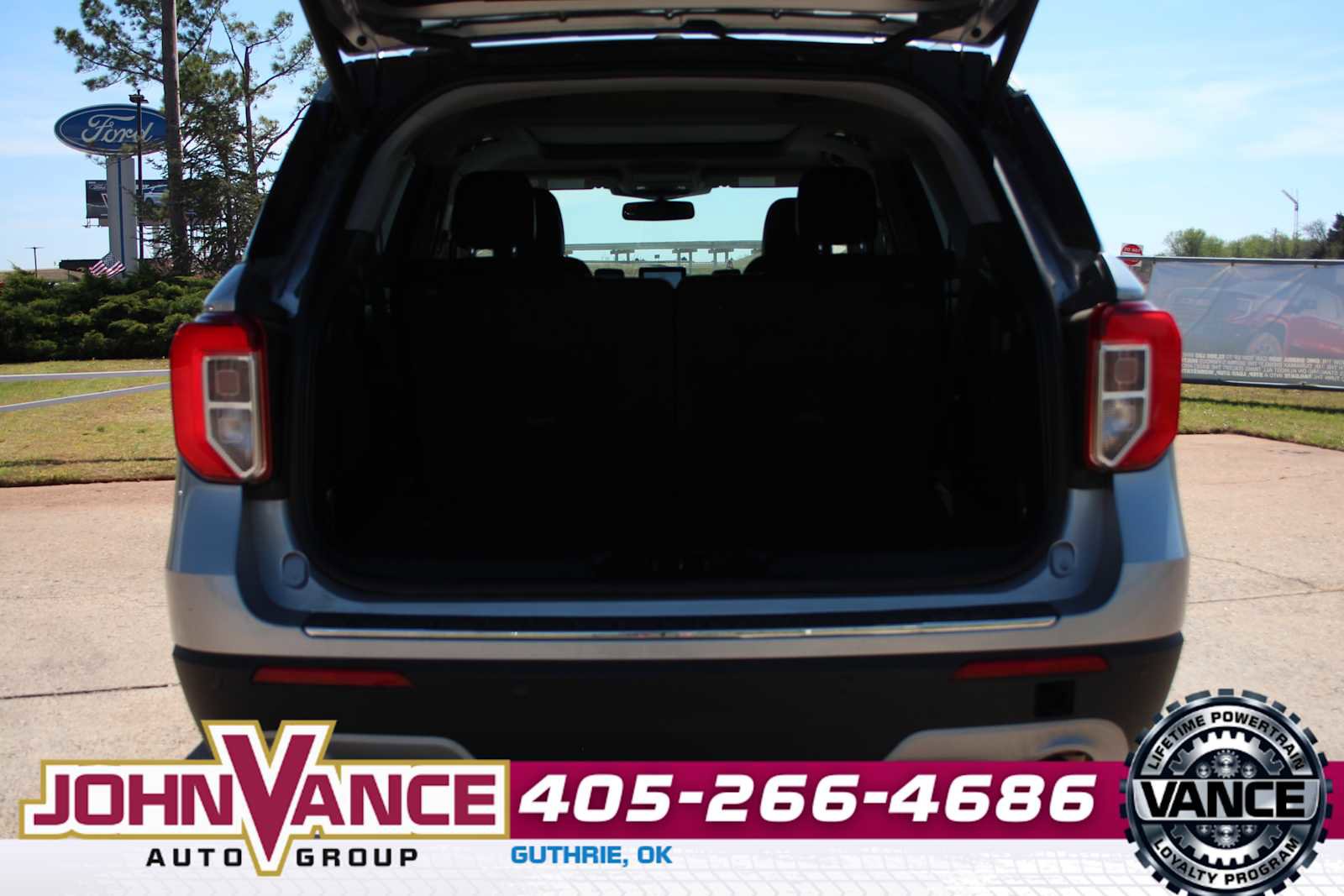 Used 2023 Ford Explorer Limited w/ Limited Technology Package image 8