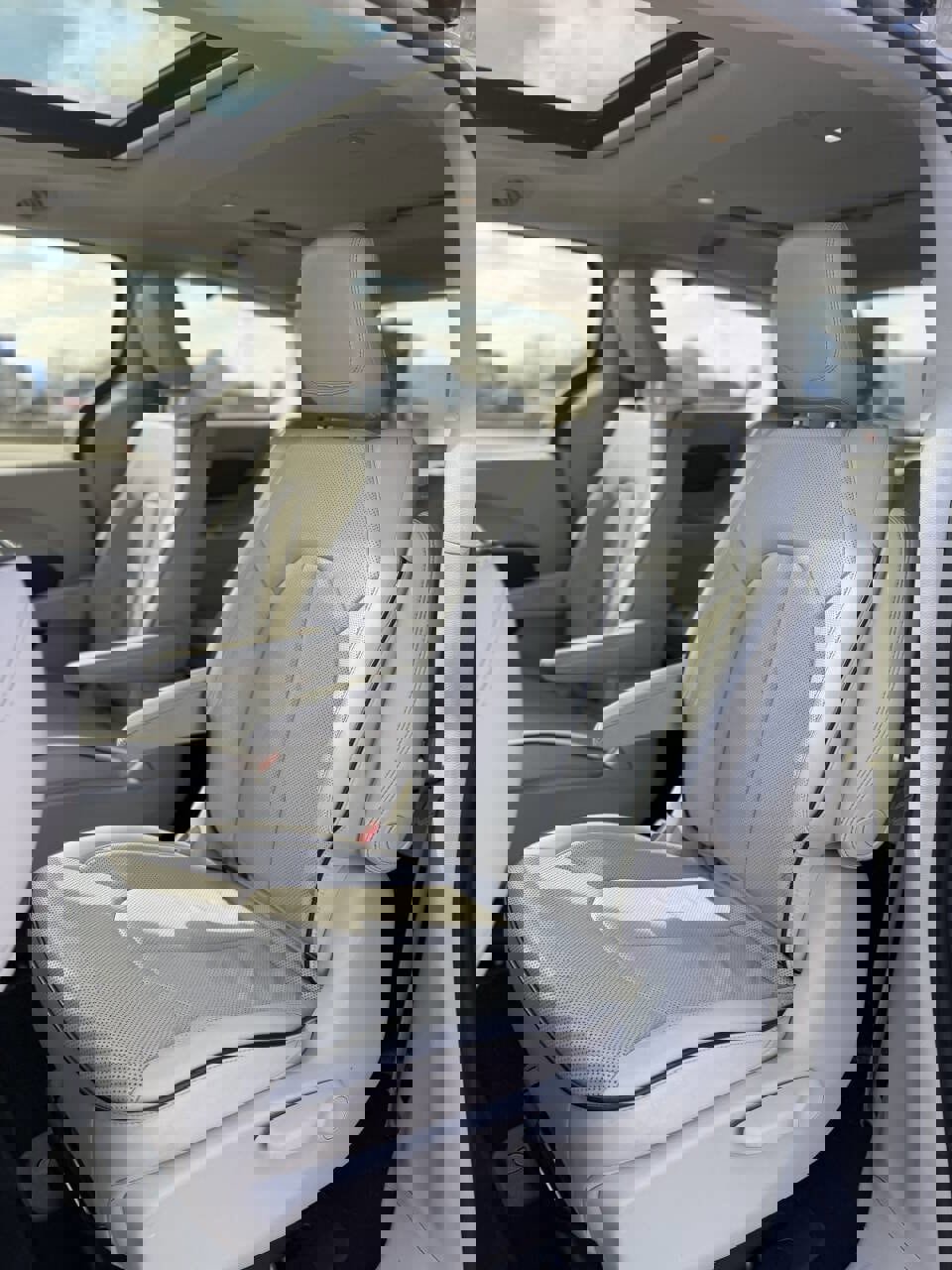 Used 2017 Chrysler Pacifica Platinum image 20