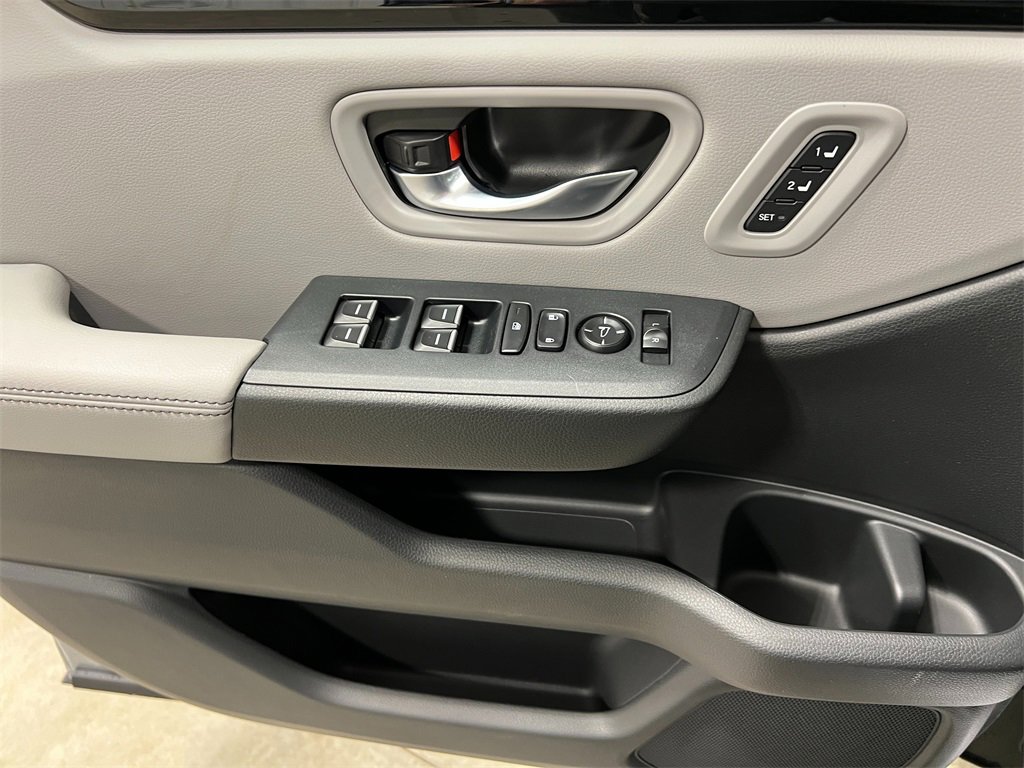 New 2025 Honda Pilot EX-L image 14