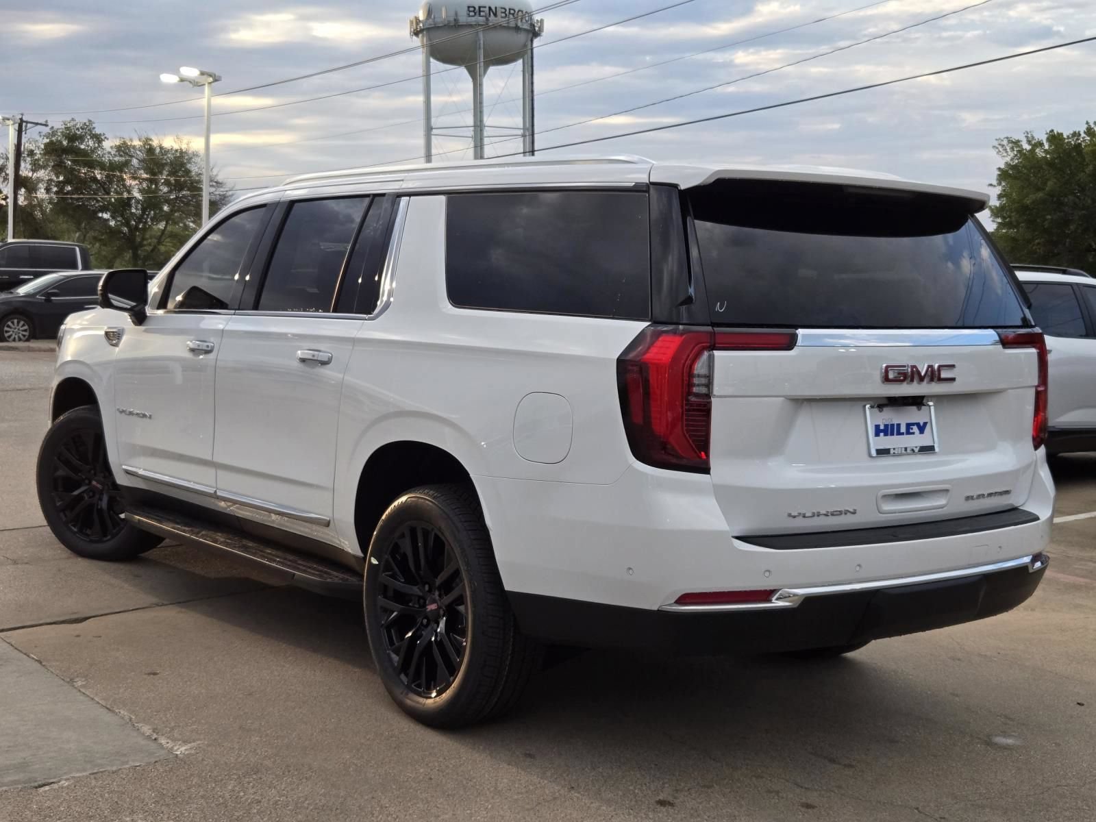 New 2026 GMC Yukon XL Elevation w/ Elevation Premium Package AWD/4WD image 3