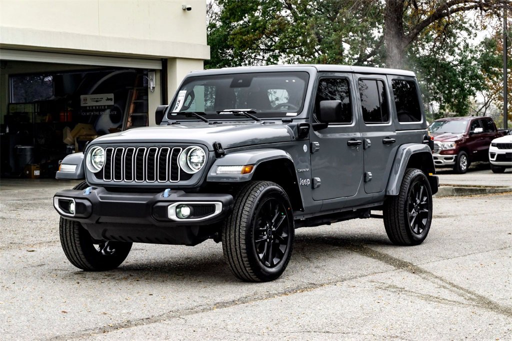 Used 2024 Jeep Wrangler Unlimited Sahara image 9