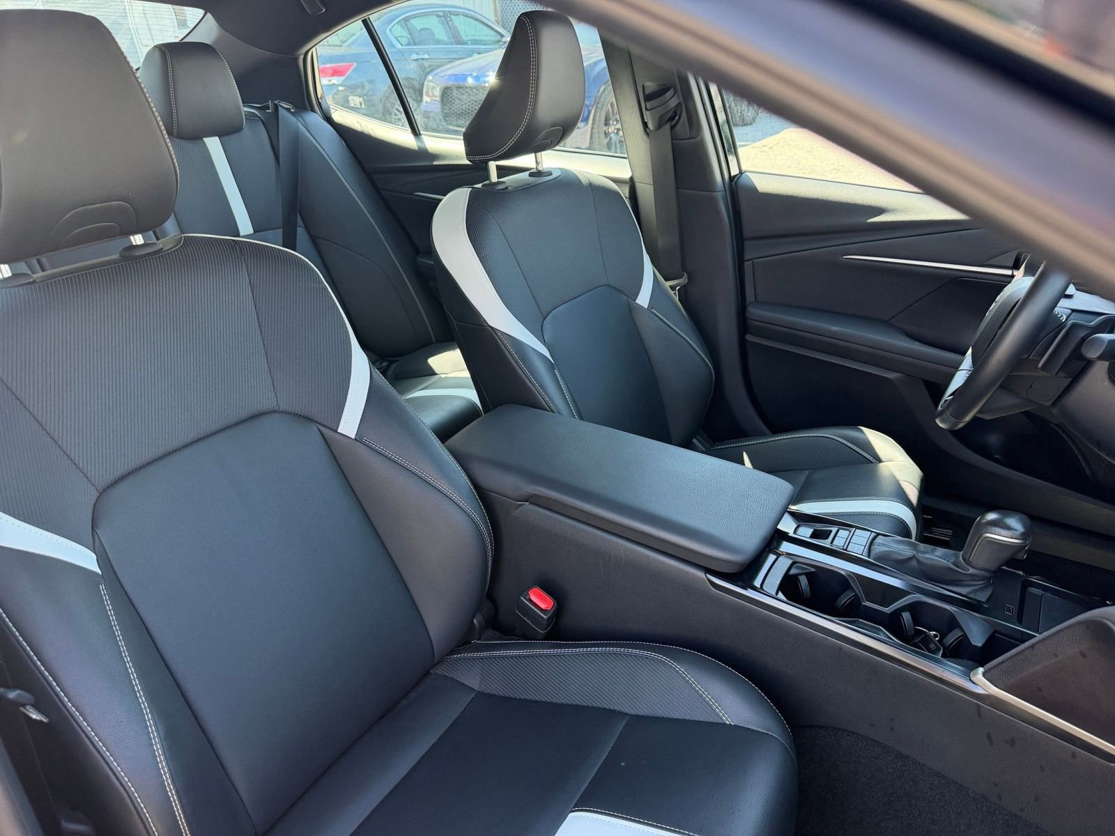 Used 2025 Toyota Camry SE FWD image 31