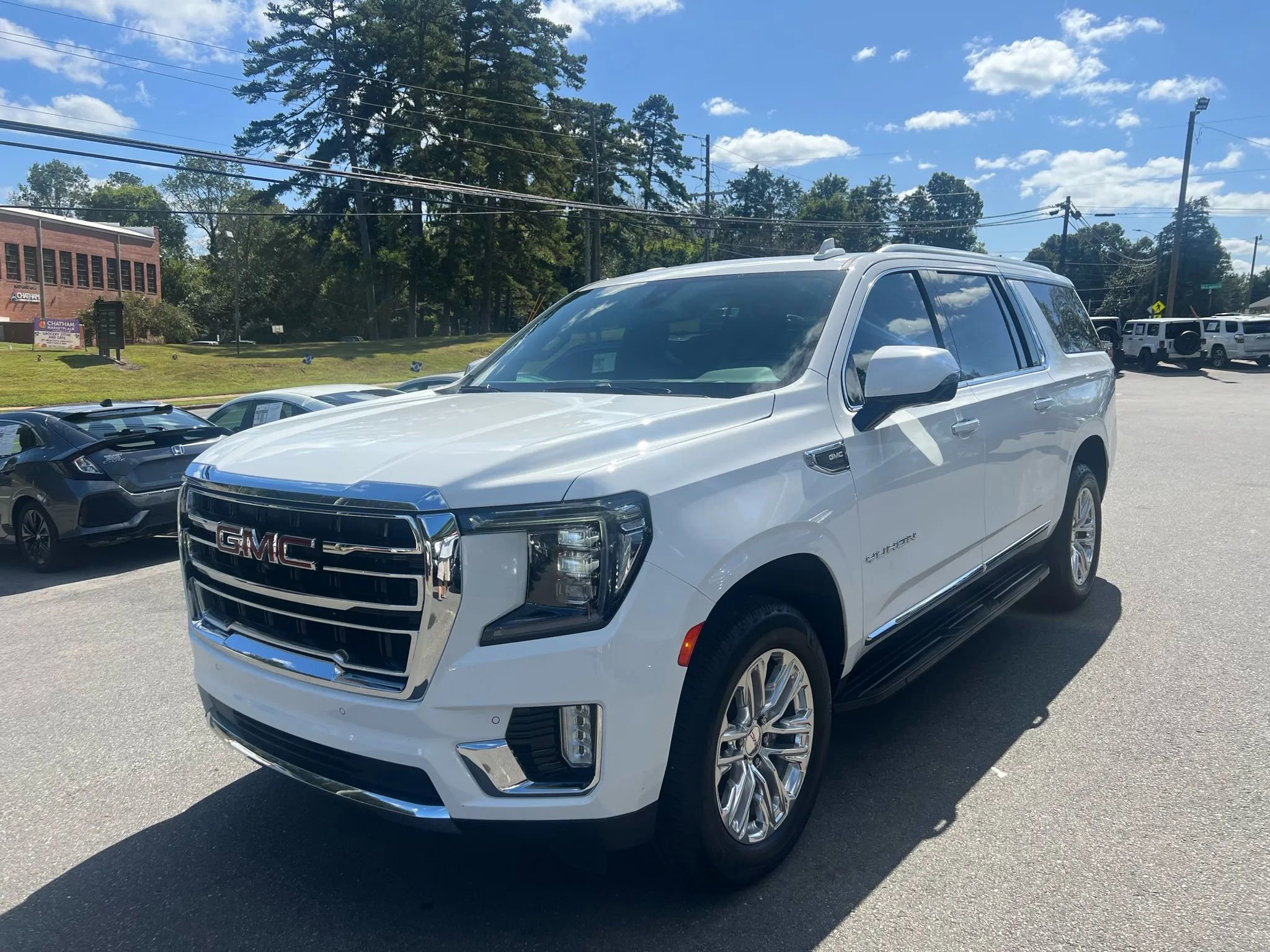 Used 2022 GMC Yukon XL SLT w/ SLT Premium Package