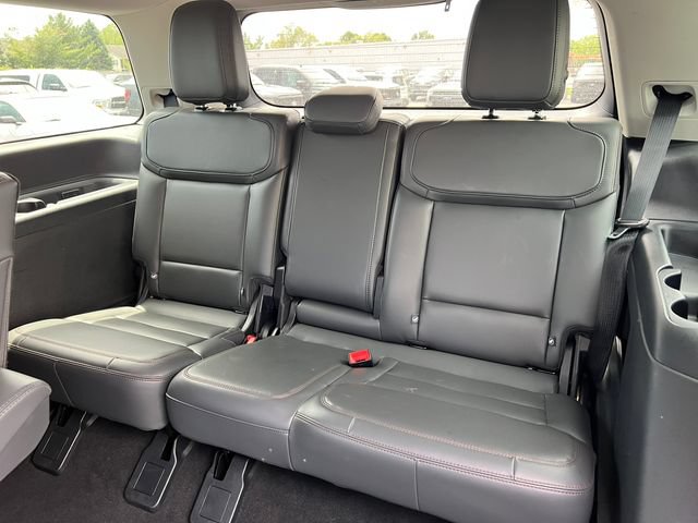 Certified 2025 Ford Expedition Active AWD/4WD image 5