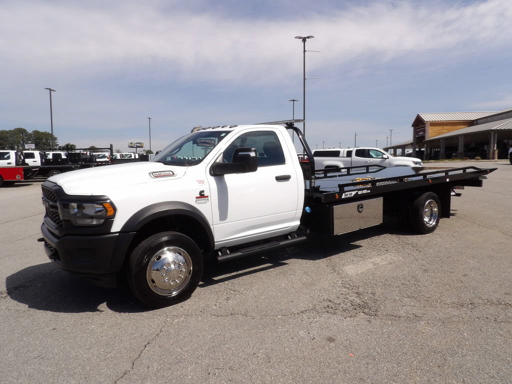 Used 2024 RAM 4500 Tradesman RWD image 3