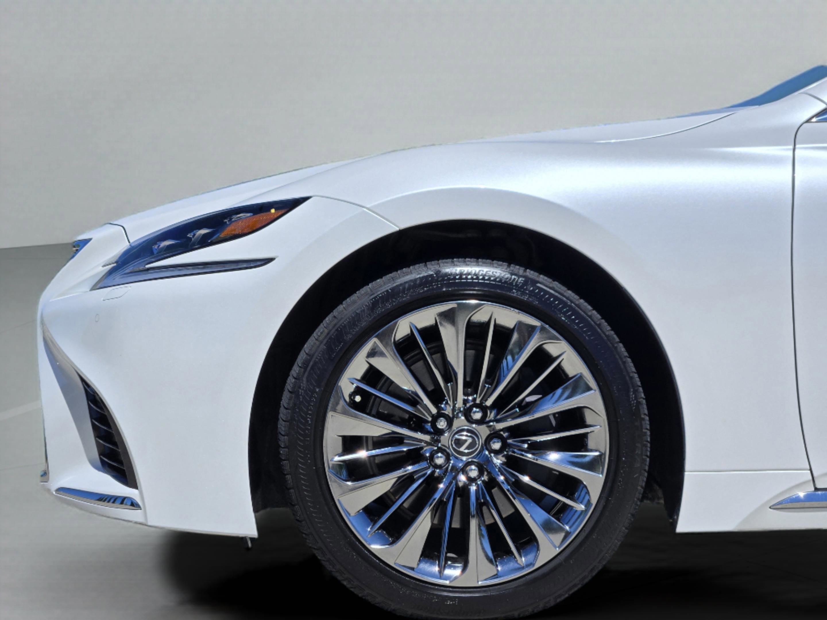 Used 2020 Lexus LS 500 w/ Interior Upgrade Package image 40