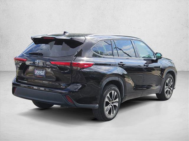 Used 2021 Toyota Highlander XLE FWD image 5