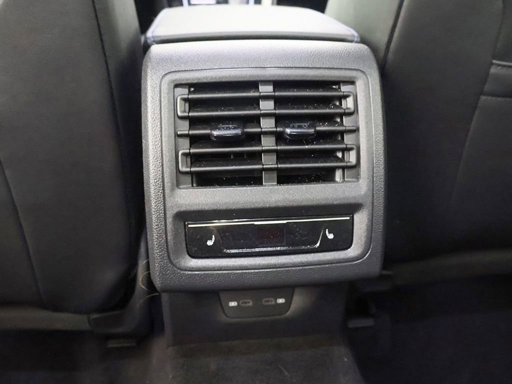 Used 2024 Volkswagen Golf R AWD/4WD image 38