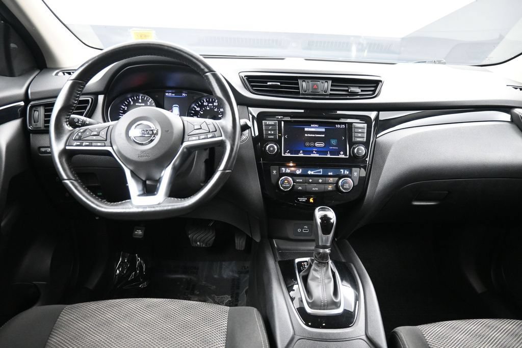 Used 2019 Nissan Rogue Sport SV w/ All-Weather Package AWD/4WD image 19