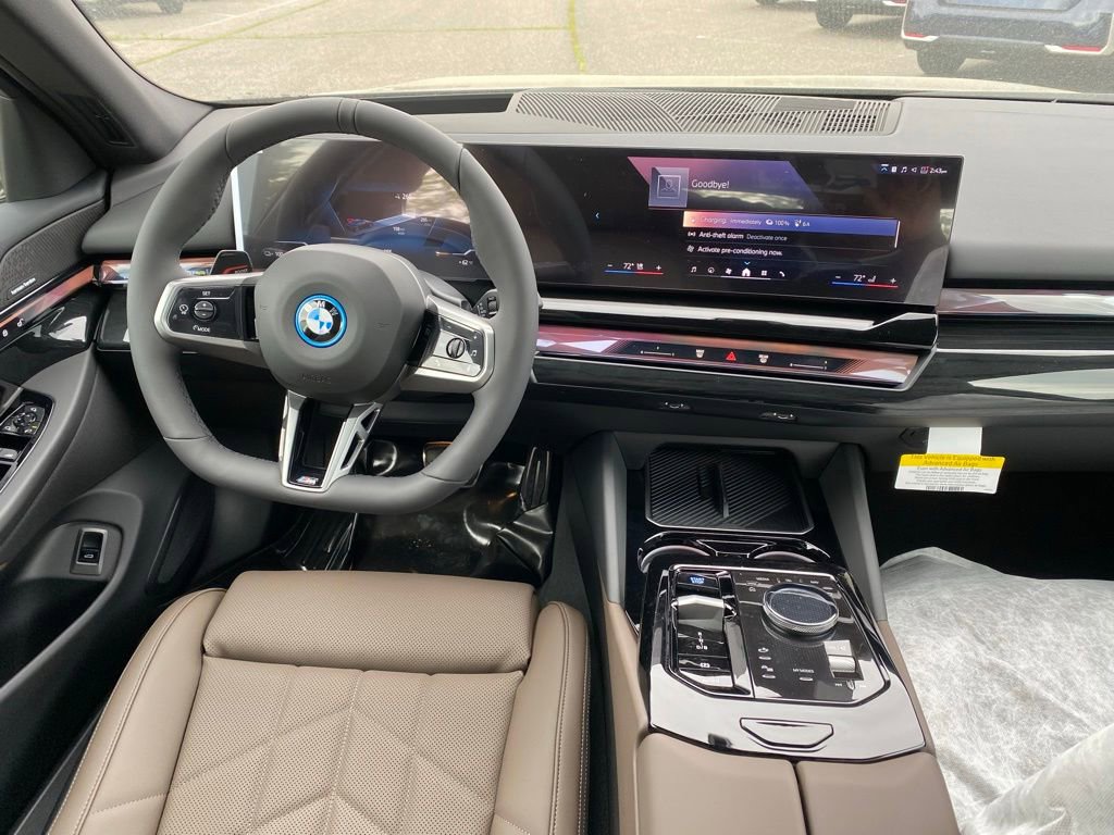 New 2026 BMW i5 eDrive40 w/ M Sport Package AWD/4WD image 9