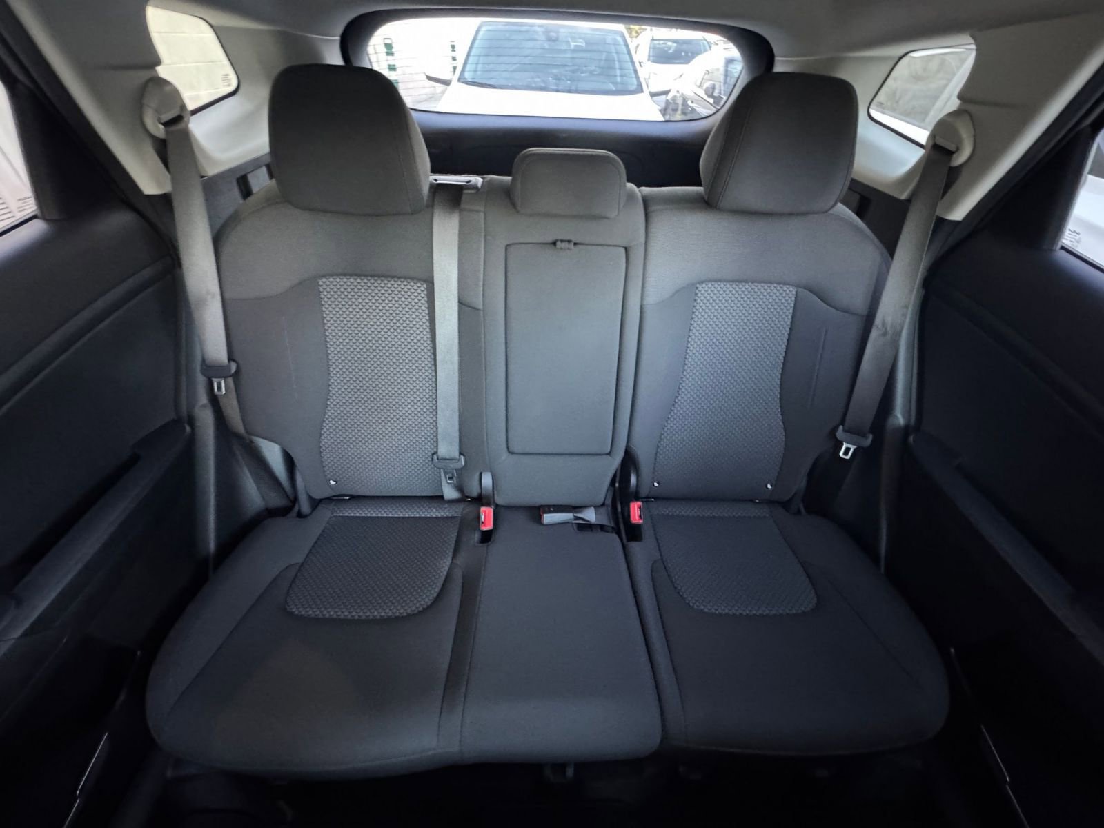Used 2025 Kia Sportage LX FWD image 37