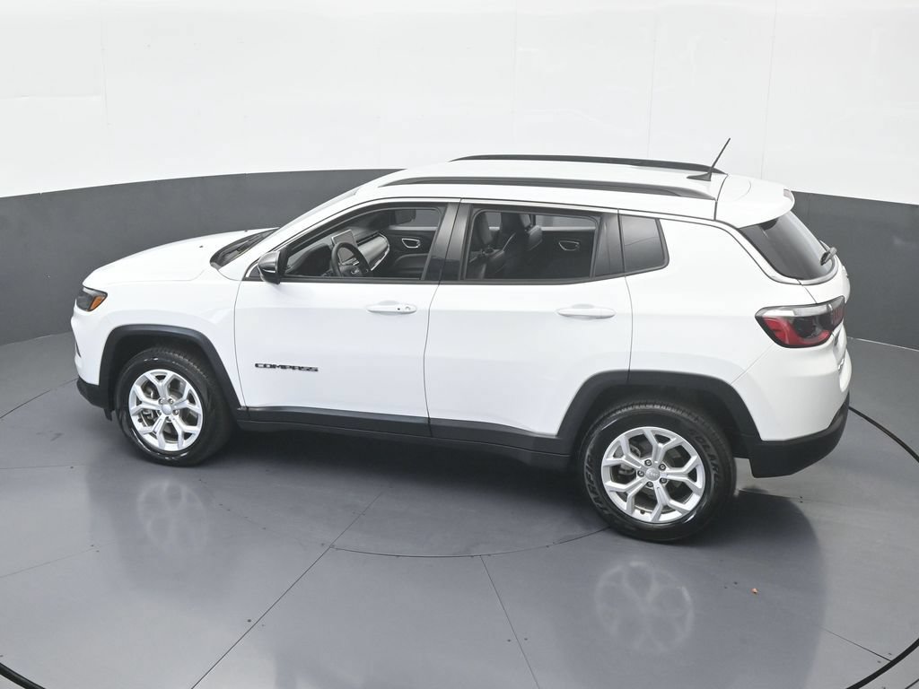 Used 2024 Jeep Compass Latitude AWD/4WD image 43