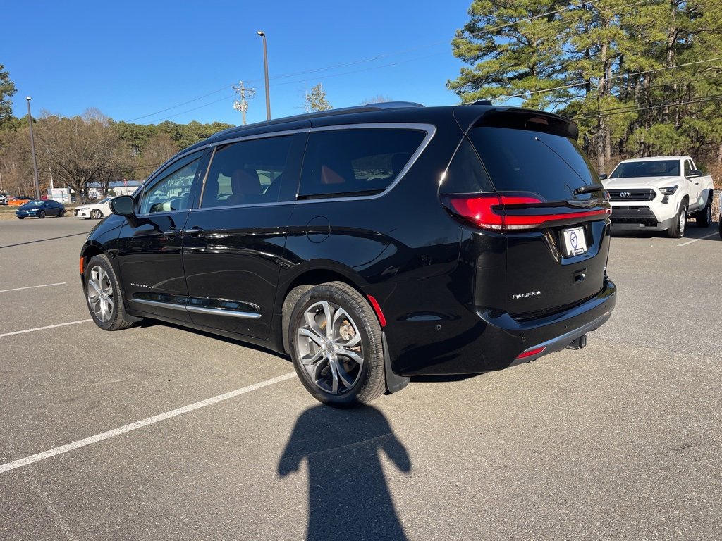 Used 2024 Chrysler Pacifica Pinnacle w/ Trailer Tow Group image 7