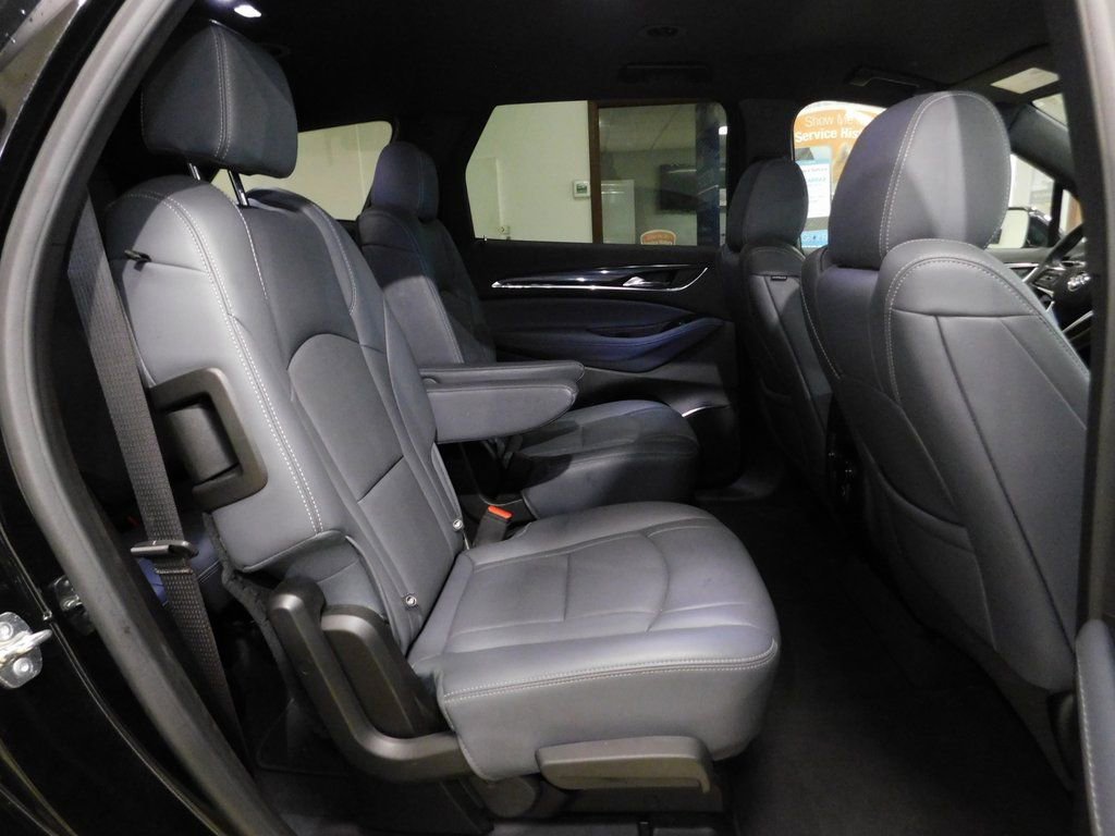 Used 2024 Buick Enclave Essence image 92