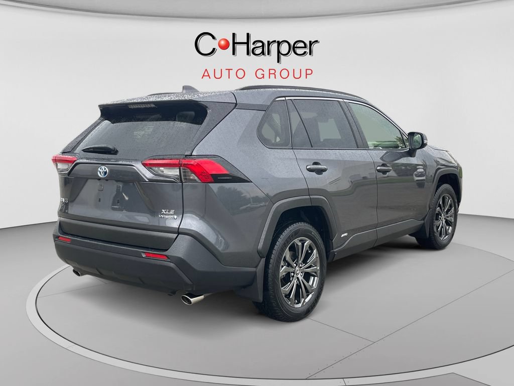 Used 2022 Toyota RAV4 XLE Premium AWD/4WD image 3