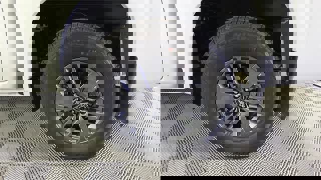 New 2025 Nissan Frontier SV w/ SV Convenience Package image 9