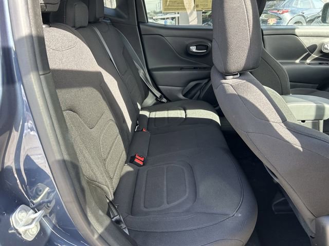 Used 2022 Jeep Renegade Latitude AWD/4WD image 24