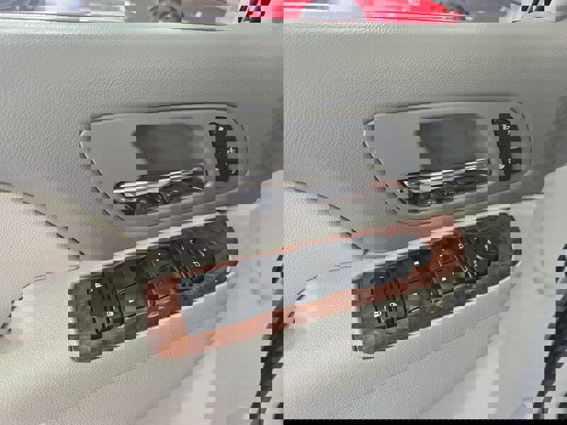 Used 2012 GMC Yukon XL SLT RWD image 23