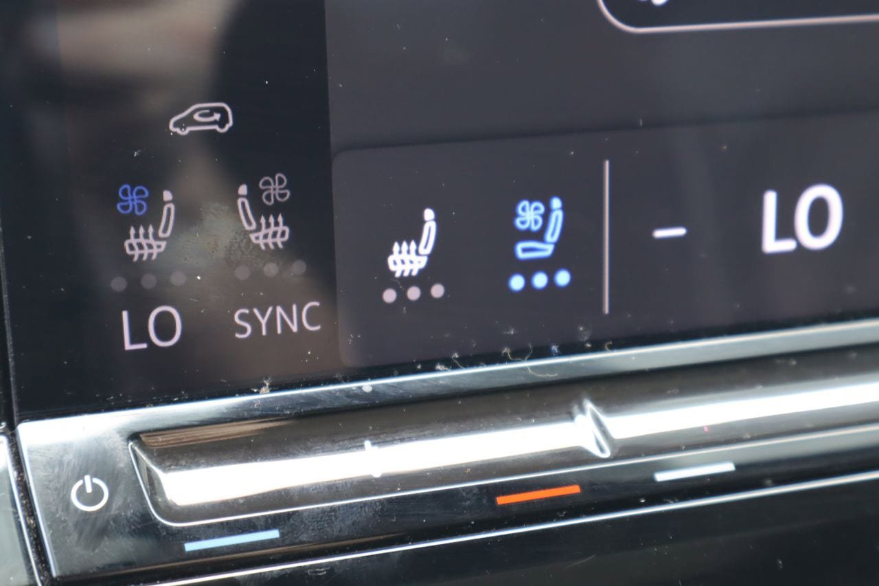 Used 2024 Volkswagen Atlas SEL Premium R-Line AWD/4WD image 10