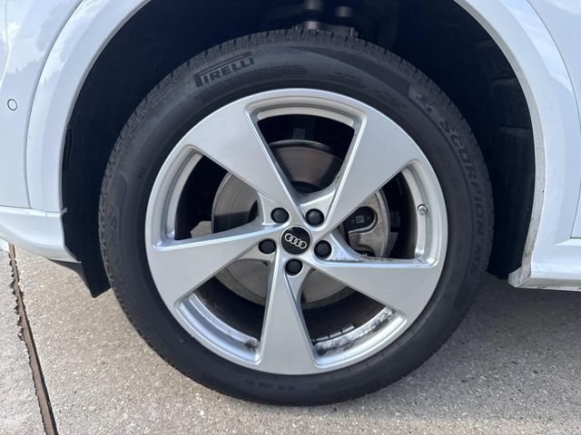 Used 2025 Audi Q5 Premium Plus AWD/4WD image 9