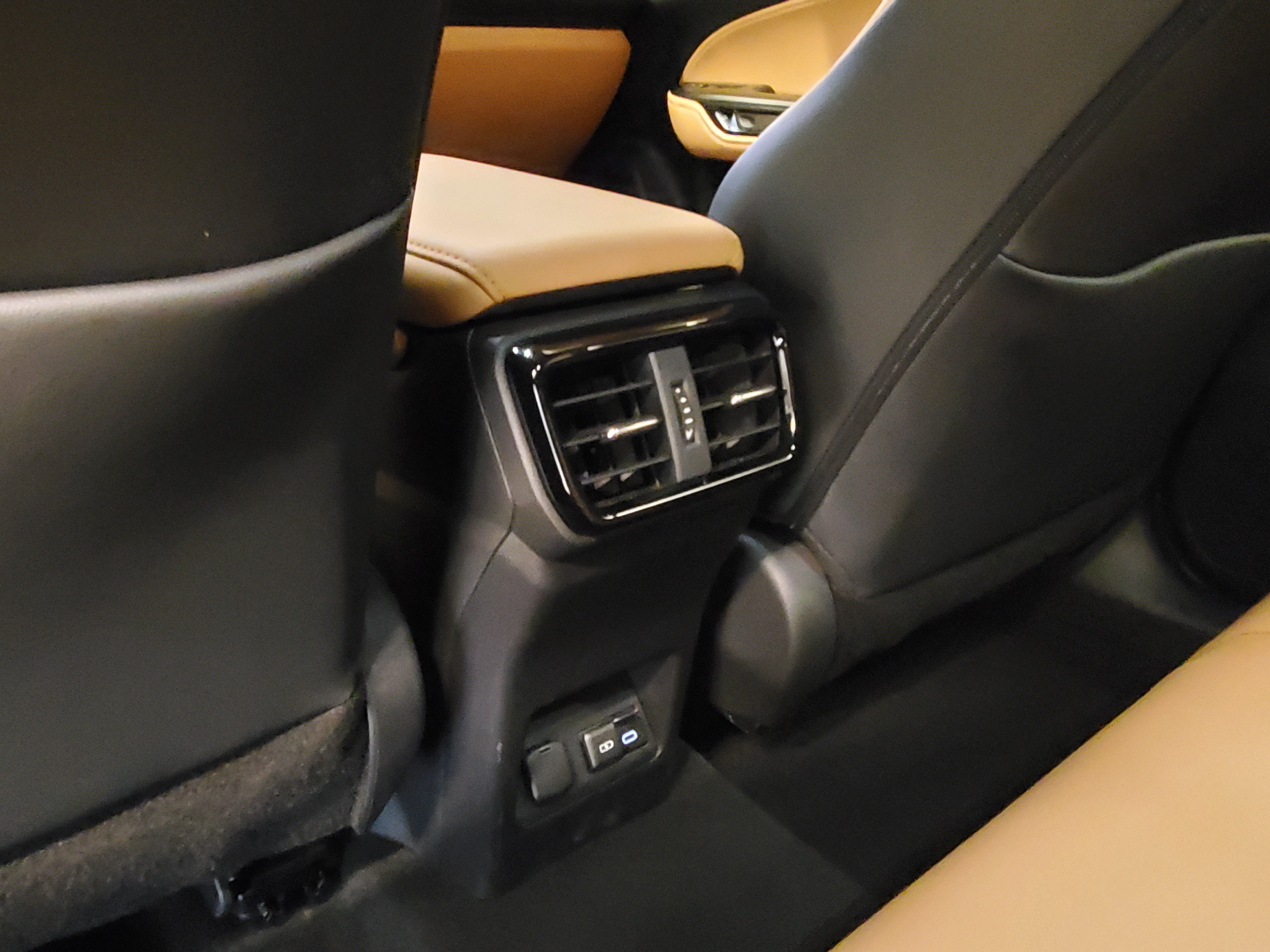 Used 2025 Lexus NX 250 FWD w/ Accessory Package (Z1) image 15