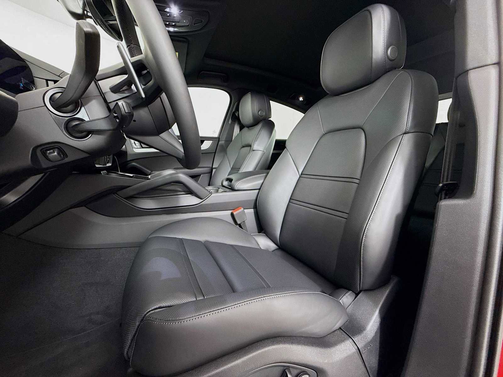 New 2025 Porsche Cayenne S image 5