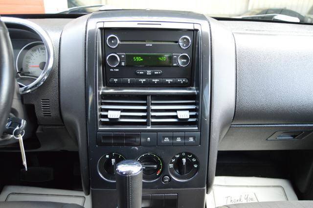 Used 2010 Ford Explorer Sport Trac XLT AWD/4WD image 23