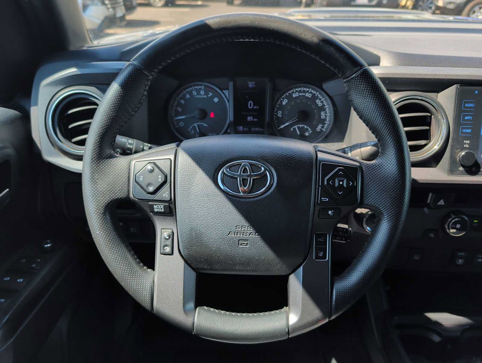 Used 2018 Toyota Tacoma TRD Sport RWD image 11