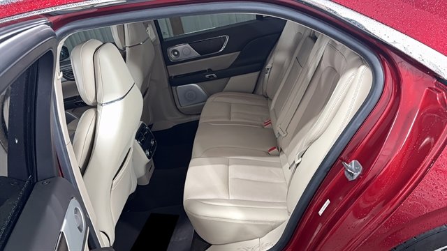 Used 2019 Lincoln Continental Reserve image 19