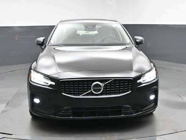 Used 2023 Volvo S60 B5 Ultimate w/ Protection Package Premier FWD image 3