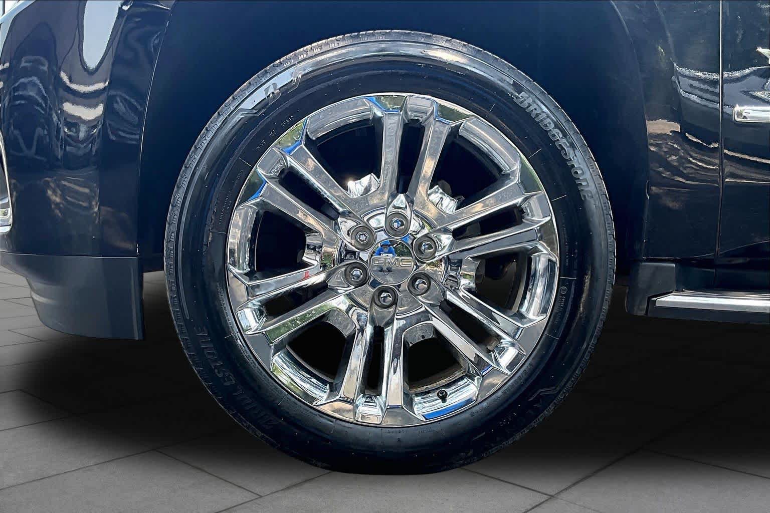 Used 2019 GMC Yukon XL SLT w/ Premium Edition RWD image 11