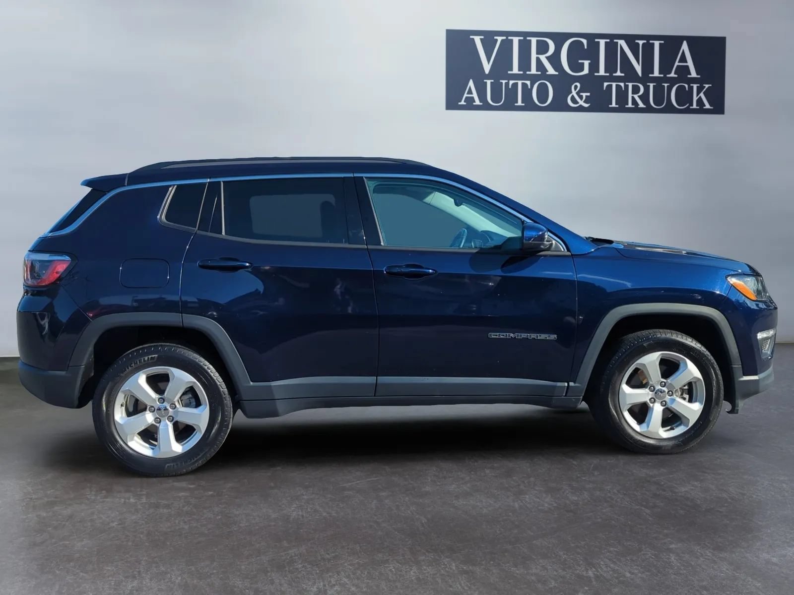 Used 2018 Jeep Compass Latitude AWD/4WD image 6