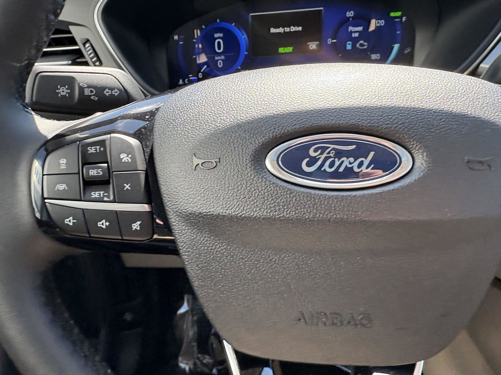 Used 2022 Ford Escape Titanium w/ Class II Trailer Tow Package image 10