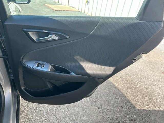 Used 2017 Chevrolet Malibu LT FWD image 40