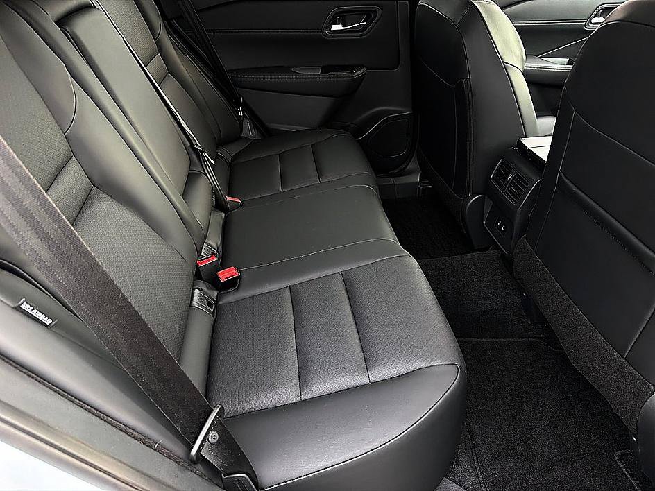 Used 2026 Nissan Rogue Dark Armor FWD image 25